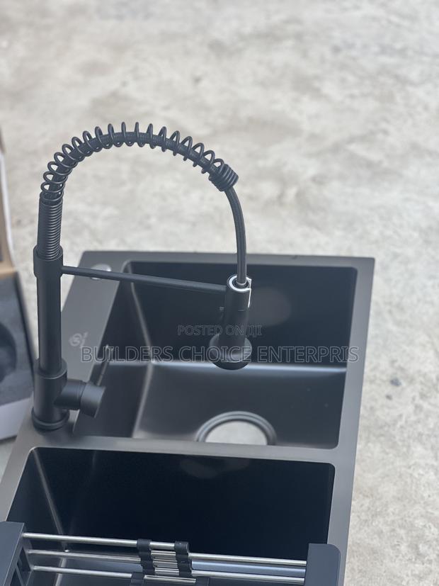 Kitchen Sink Set With Spray Faucet · Photo 3