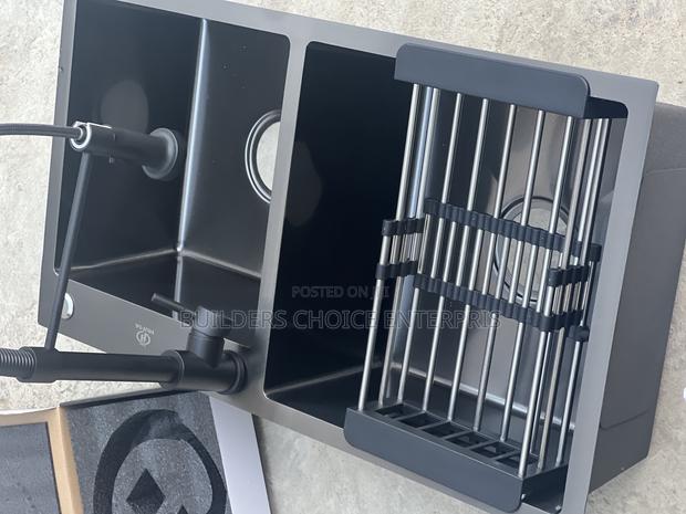 Kitchen Sink Set With Spray Faucet · Photo 2