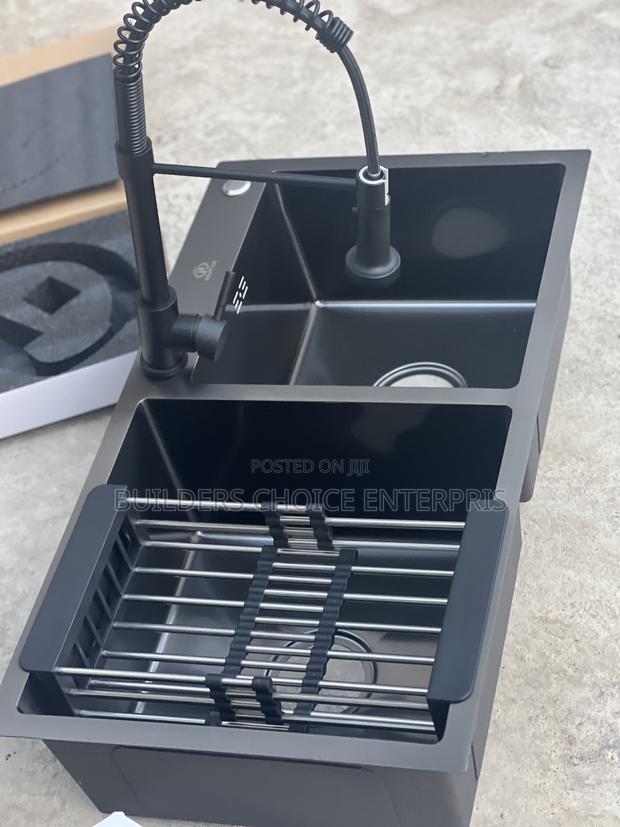 Kitchen Sink Set With Spray Faucet · Photo 1