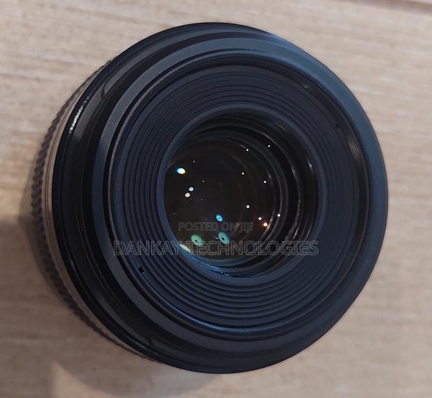 Canon EF-S 60mm F/2.8 Macro USM Lens · Photo 2