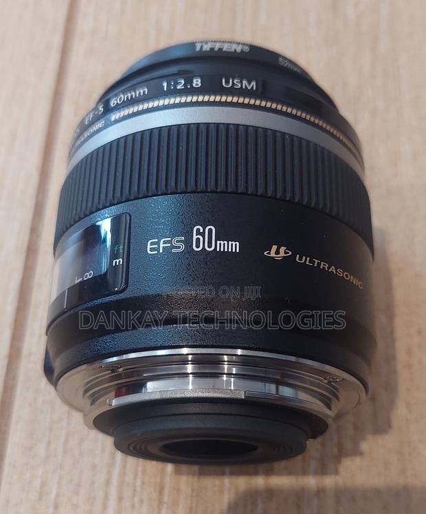 Canon EF-S 60mm F/2.8 Macro USM Lens · Photo 5