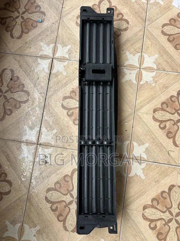 Mitsubishi Outlander 2022 2023 2024 2025 Shutter Grille With Motor · Photo 1