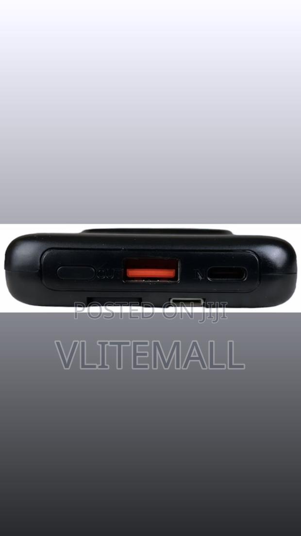 RECRSI Wireless Power Bank ( RE-PB031 ) · Photo 4