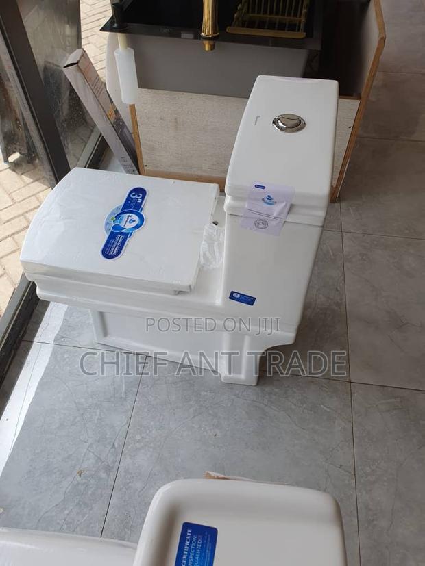 One Piece Toilet Seat Wc 1025 · Photo 2