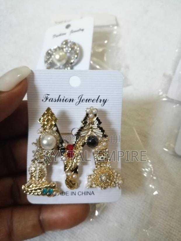 Fashion Brooches · Photo 3