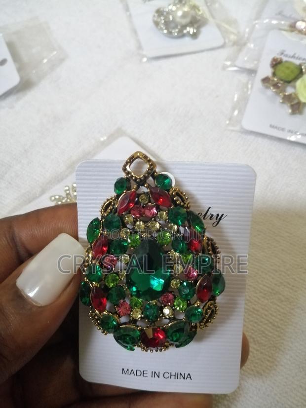 Fashion Brooches · Photo 4