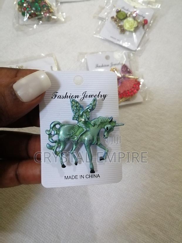 Fashion Brooches · Photo 5