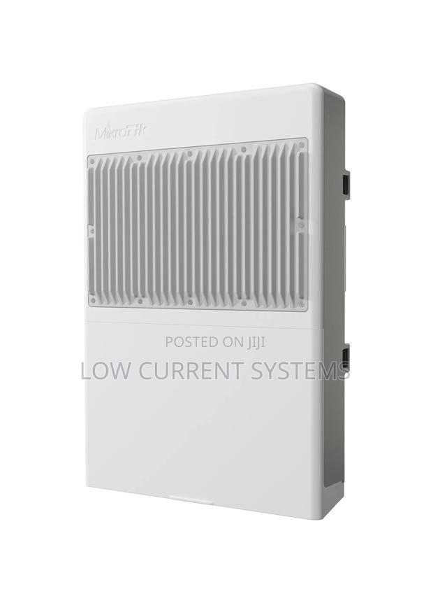 Mikrotik Crs318-16p-2s+Out Outdoor Switch Poe Internet Netwo · Photo 1