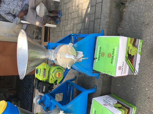 Commercial Pepper Grinding Tomatoes Onions Machine · Photo 1