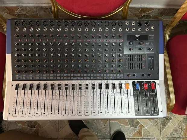 Yamaha Kv-160 Powered Mixer · Photo 1