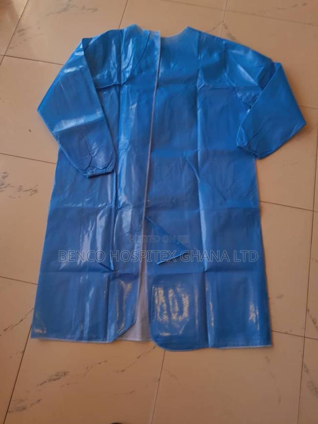 Disposable Gown · Photo 1