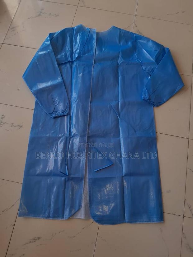 Disposable Gown · Photo 2