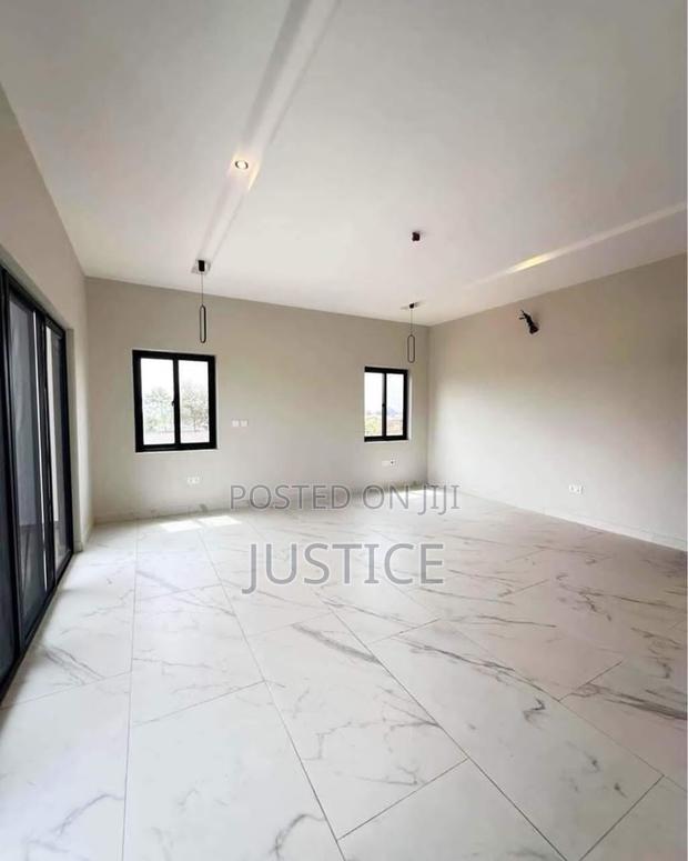 4bdrm Duplex in Oyarifa for sale · Photo 4