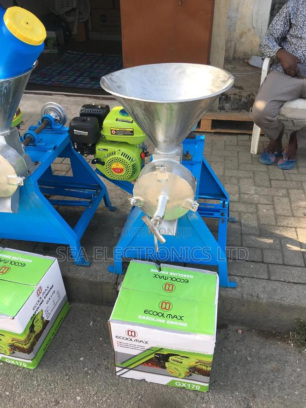 Grinding Machine For Pepper 🌶 Tomatoes · Photo 1