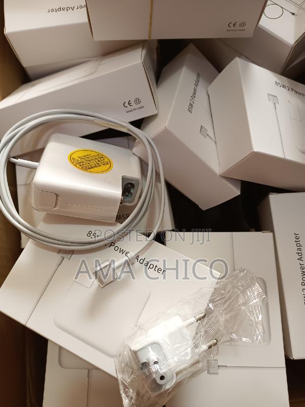 Macbook Charger · Photo 1