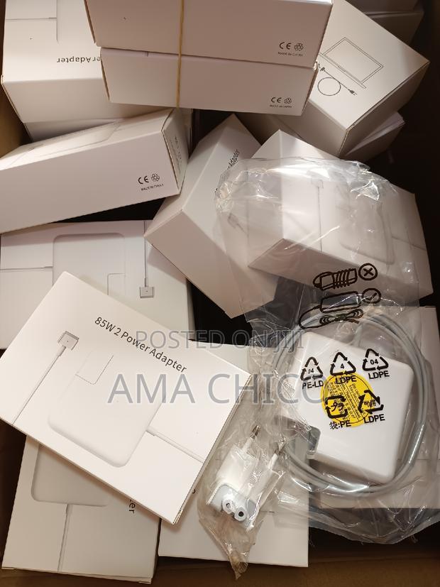 Macbook Charger · Photo 2