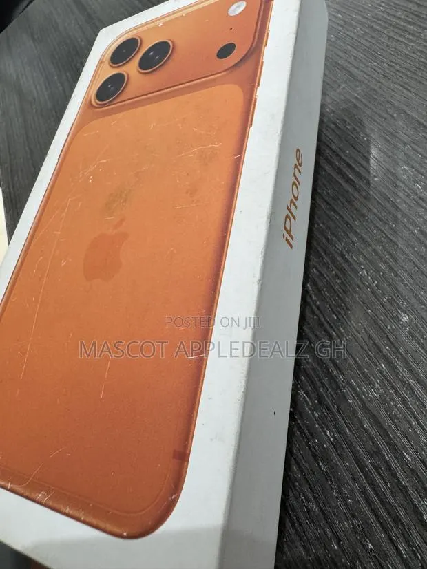 New Apple iPhone 17 Pro Max 256 GB Orange · Photo 1