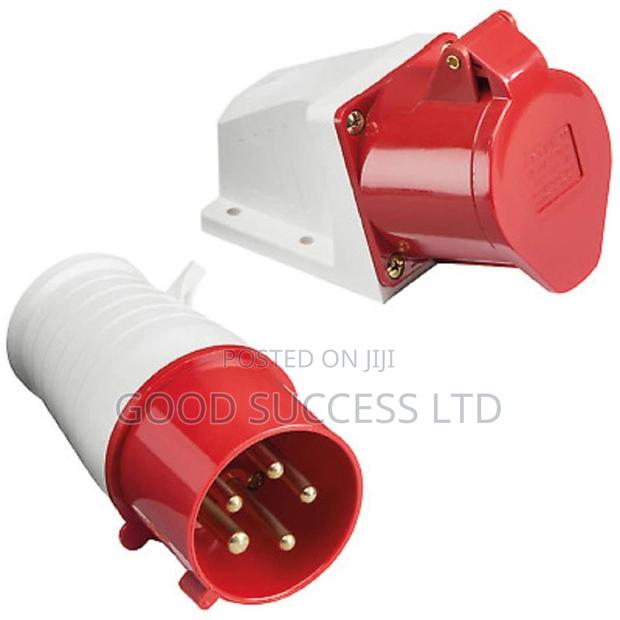 32A Industrial Plug · Photo 1