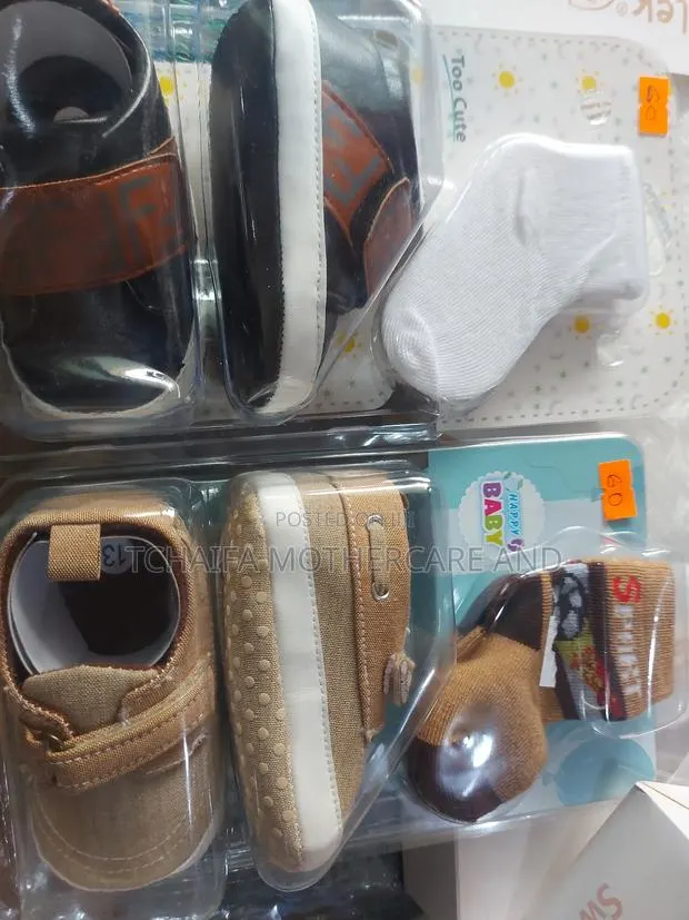 Baby Booties With Socks · Photo 1