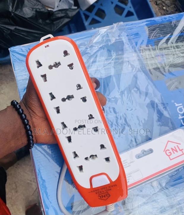 Classic Design 4 Socket Extension Board. · Photo 1