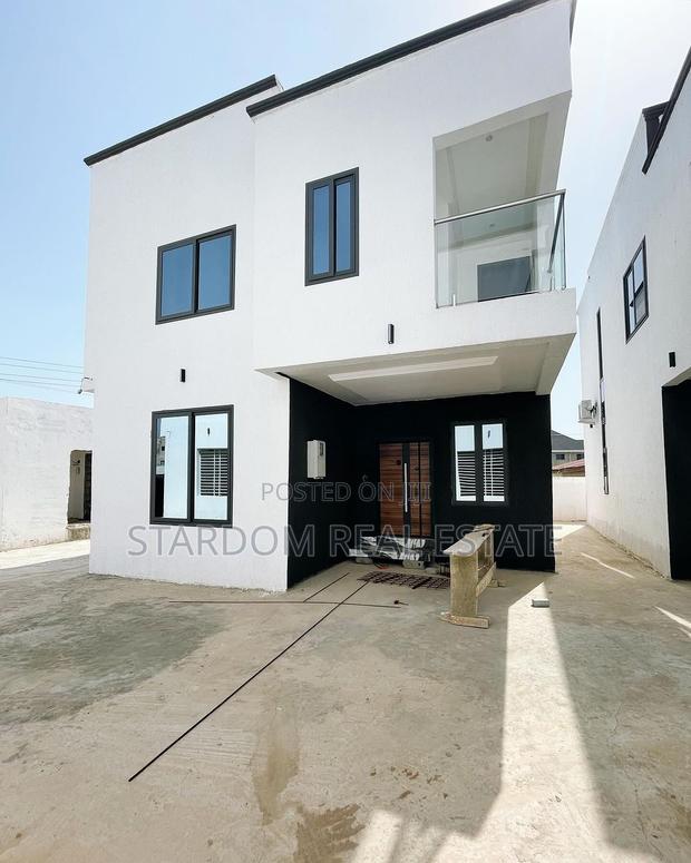 3bdrm Townhouse/Terrace in Ashaley Botwe for sale · Photo 1