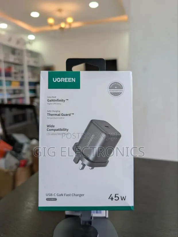 UGREEN 45W Type-C GaN Fast Charger UK · Photo 1