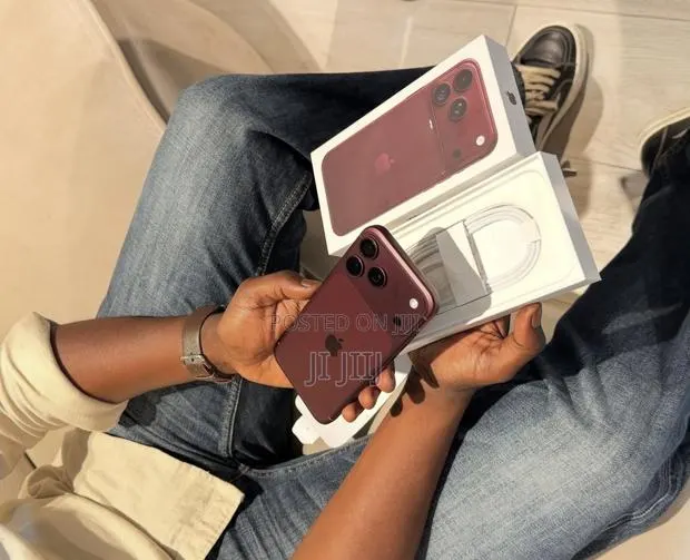 Apple iPhone 18 Pro Max 512 GB Red · Photo 1