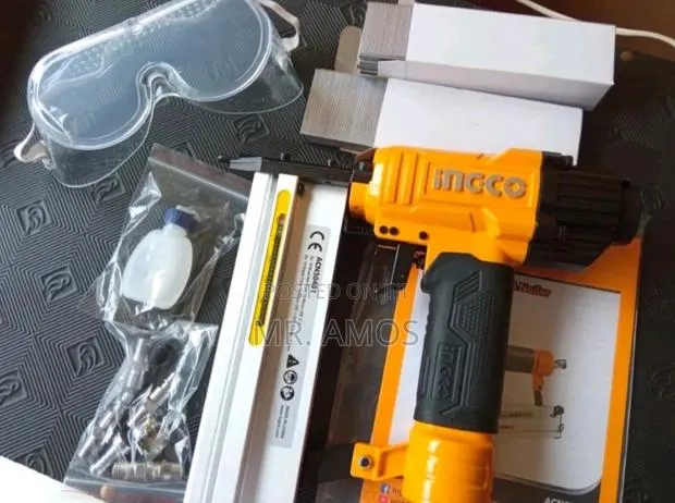 2 In 1 Combo Air Brad Nailer With Connectors - Acn50401 · Photo 1