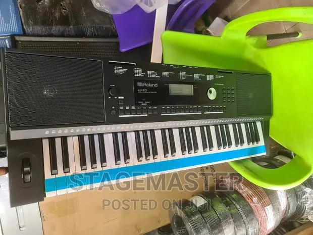 Roland E- X20 Keyboard · Photo 1
