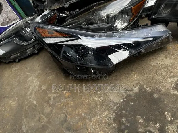 Hyundai Elantra 2022-23 Headlight Pair · Photo 1