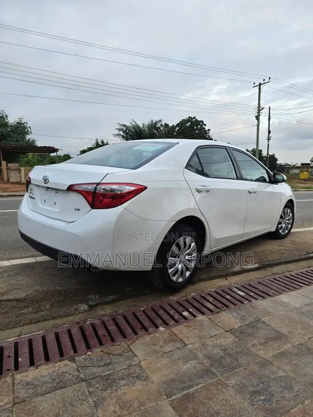Toyota Corolla 2016 White
