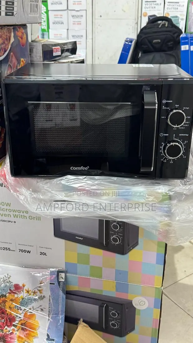 20L Comfee Microwave Oven With Grill · Photo 1