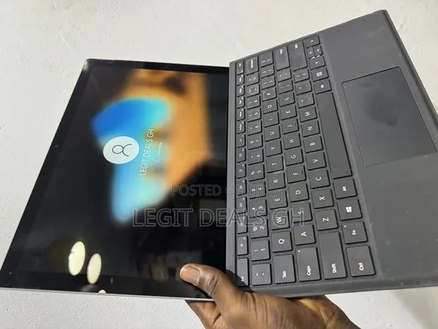 Laptop Microsoft Surface Pro 5 4GB Intel Core i5 SSD 128GB · Photo 1