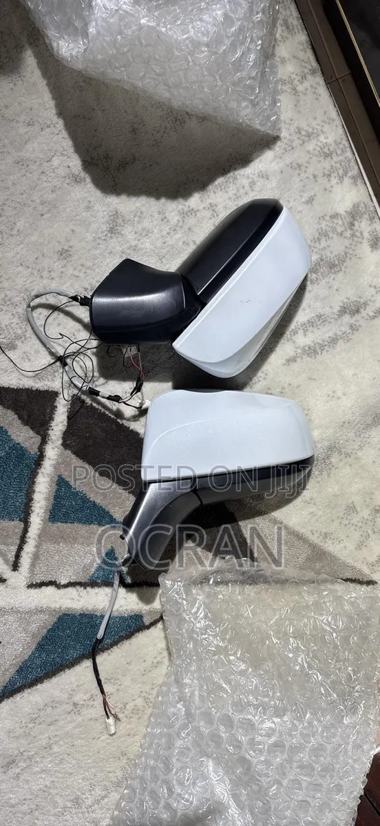 2019 - 2024 RAV4 Side Mirrors · Photo 1