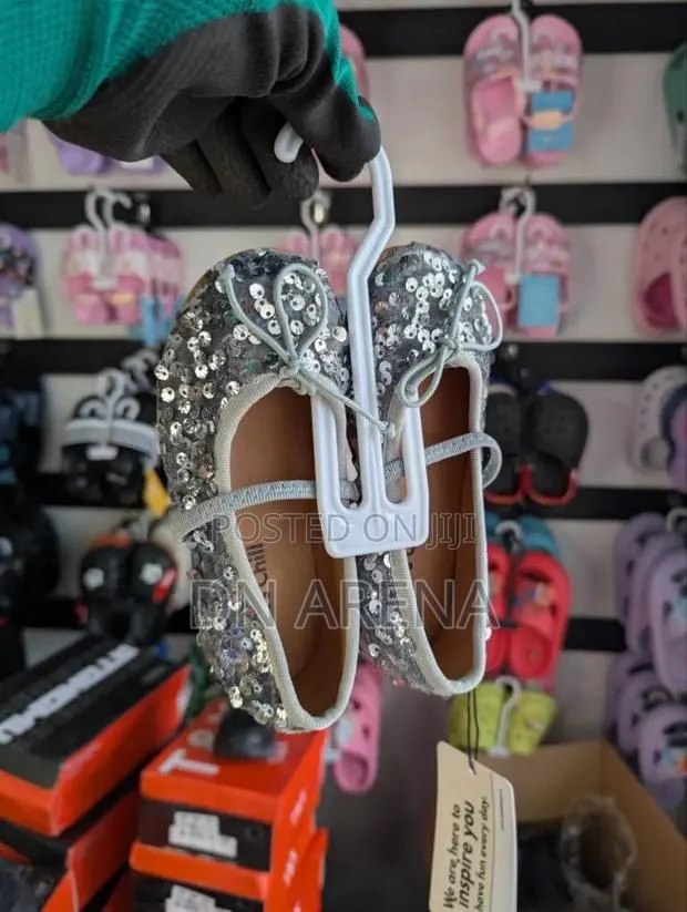 Girls Glitter Princess Flat Shoes · Photo 2