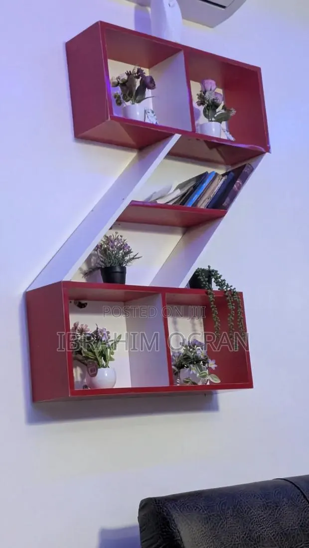 Wall Flower Shelf · Photo 1