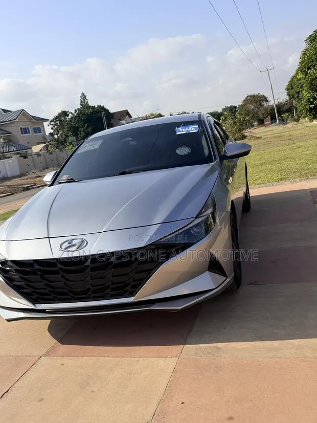 Hyundai Elantra SE 2021 Silver · Photo 1