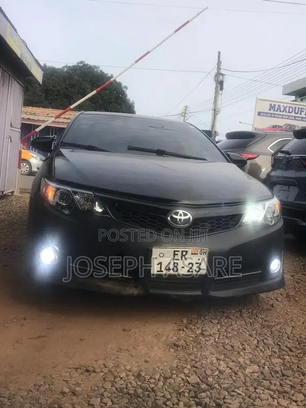 Toyota Camry 2014 Black · Photo 1