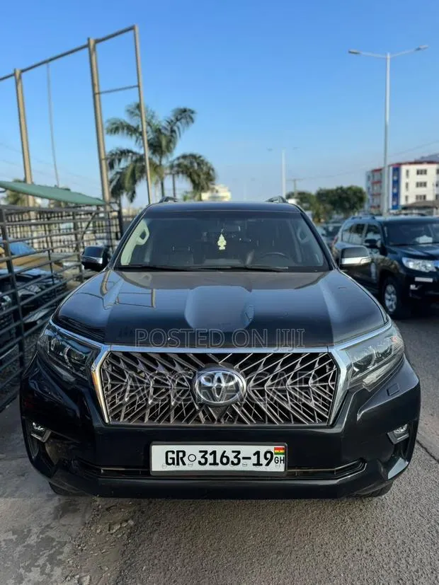 Toyota Land Cruiser Prado 2019 Black · Photo 1