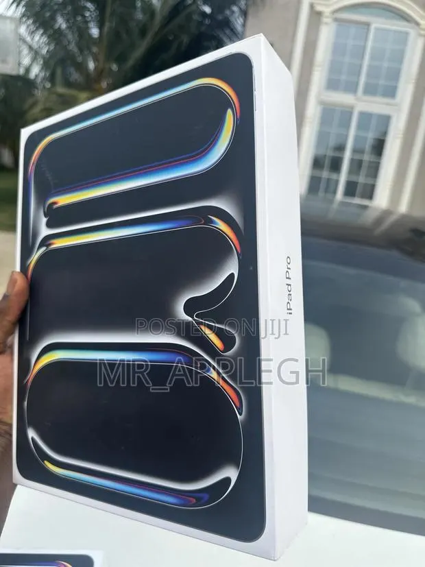 New Apple iPad Pro 13 (2025) 256 GB Black · Photo 1