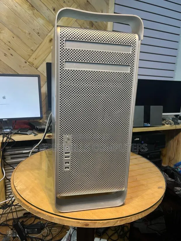 Desktop Computer Apple Mac Pro 16GB Intel Xeon HDD 1T · Photo 1