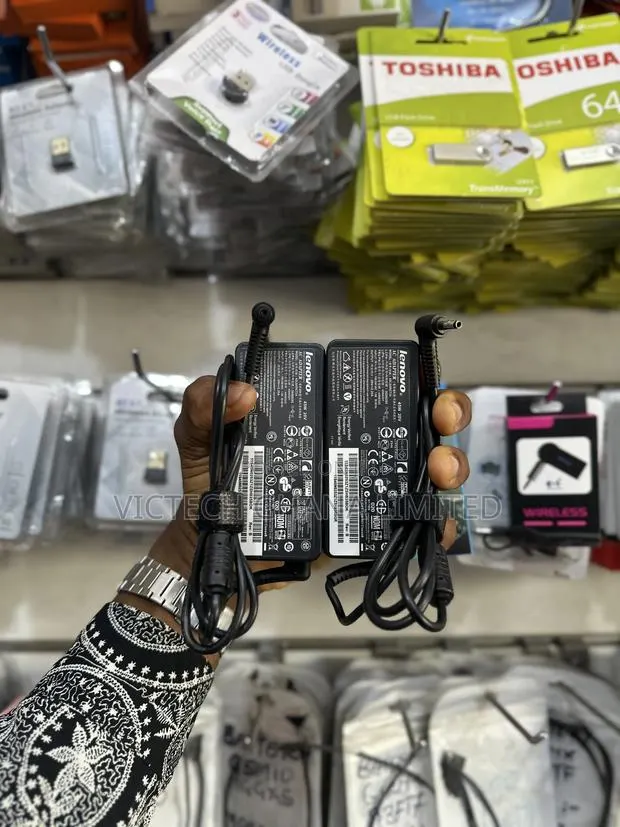 Lenovo Slim Tip Small Pin Laptop Charger · Photo 1