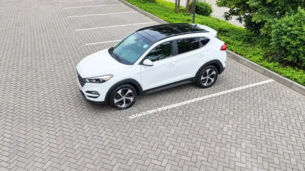 Hyundai Tucson Limited AWD 2016 White · Photo 1