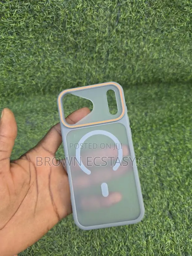 iPhone 17 Pro Max/ 18 Pro Max Frosted Gray Case · Photo 1