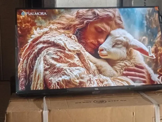 TCL 32” Hd Tv for Movies, Sports Gaming · Photo 1
