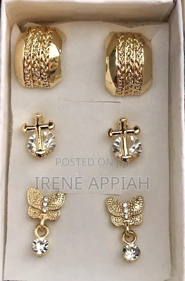 3 Pairs of Earrings · Photo 1
