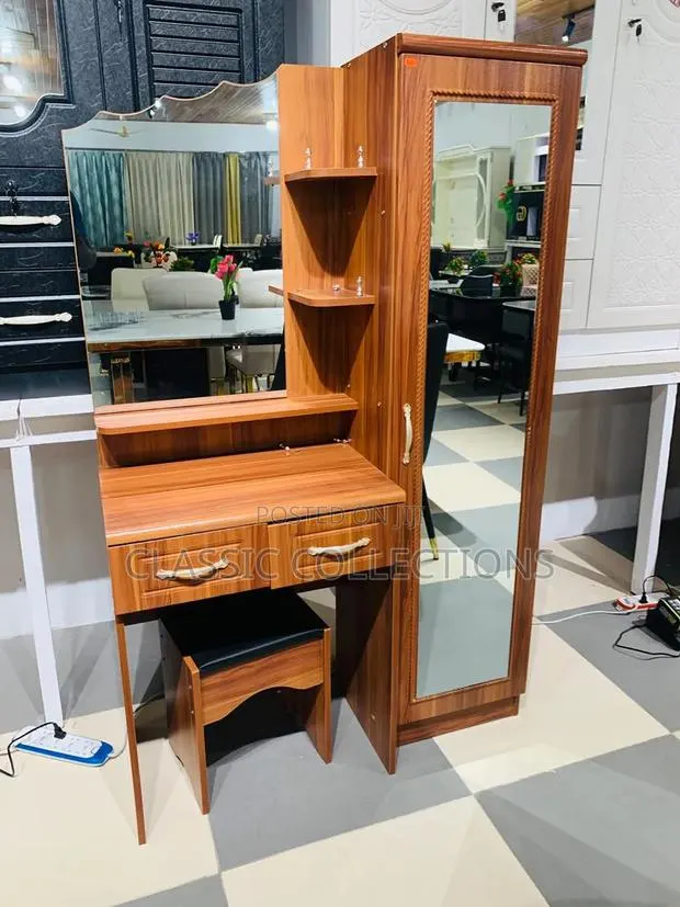 2-in-1 Wooden Dressing Table With Full-Length Mirror · Photo 1