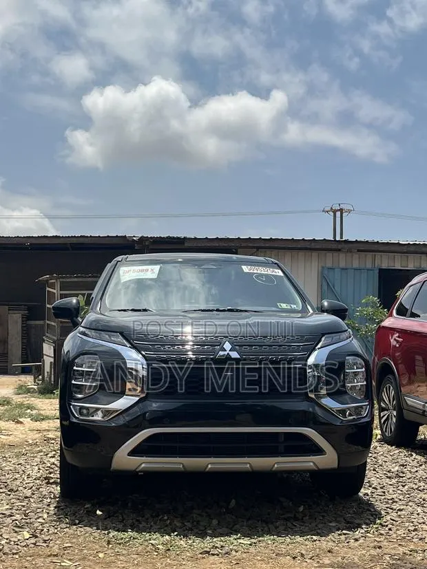 Mitsubishi Outlander SE Special Edition 2023 Black · Photo 1