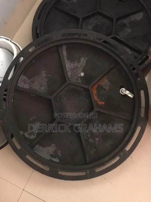 Manhole Cover · Photo 1