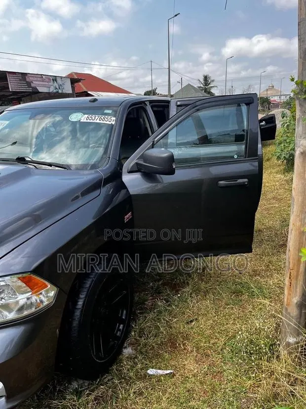 RAM 1500 2014 Matt Black · Photo 1